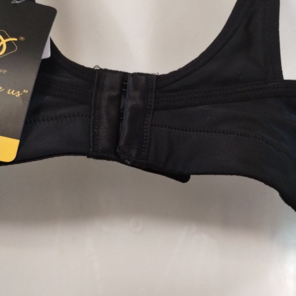 Black Women's Sports Bra - Picture 6 of 7